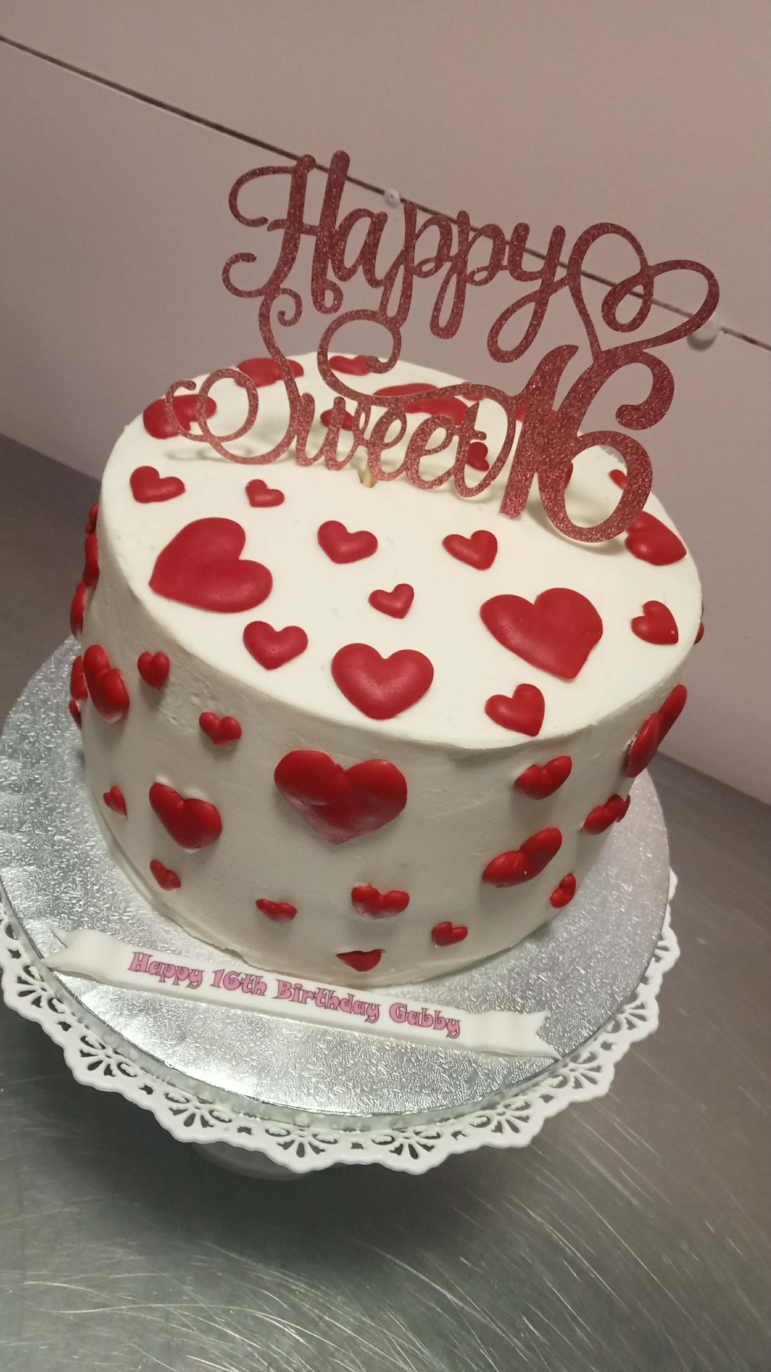 Sweet 16 Red Hearts — Birthday cake design