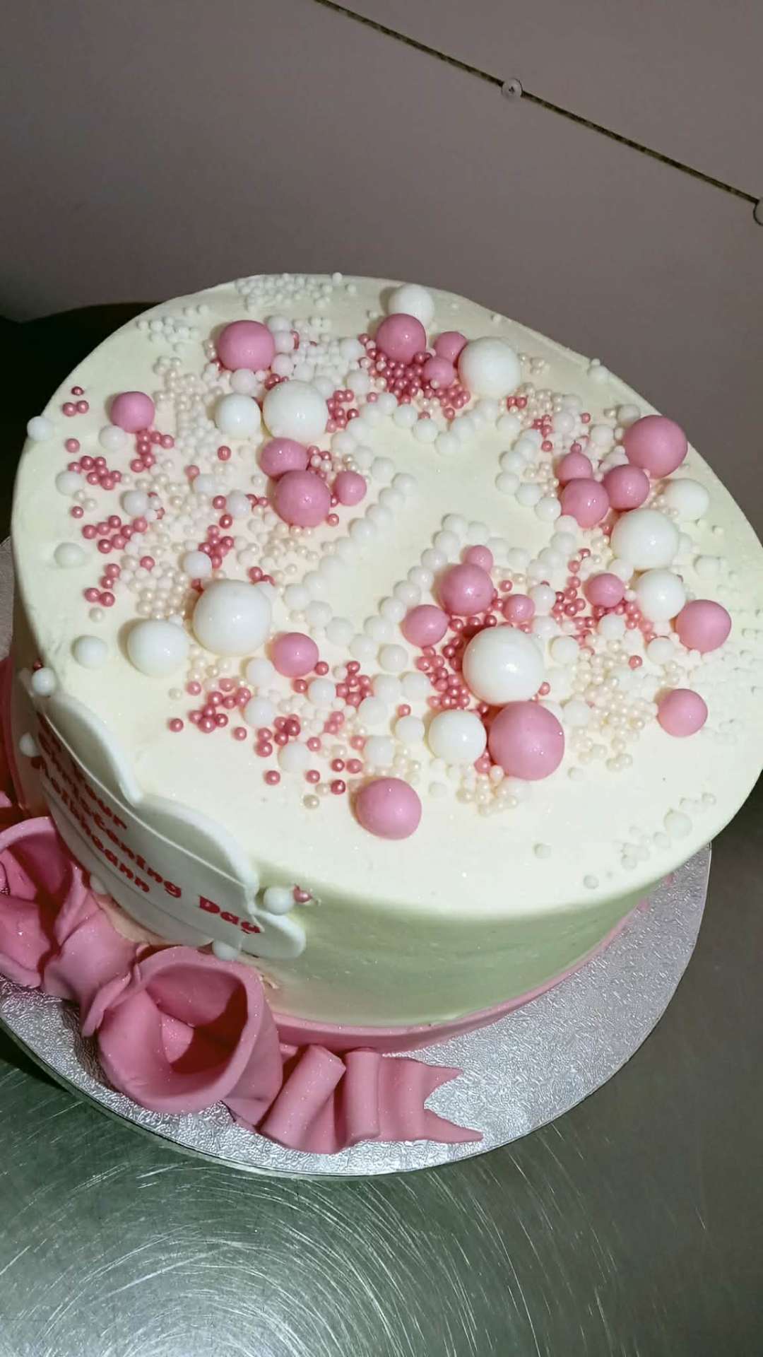 Pink Pearl Bubbles — Christening cake design